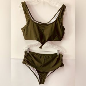Womens Plus Size Green 2-Piece Bathing Suit Size 2XL